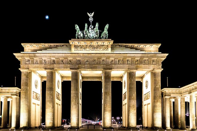 Brandenburg Gate at night