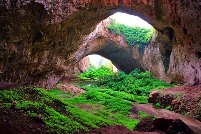 Devetashka Cave